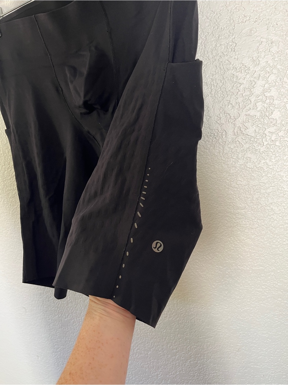 Lululemon men’s biker / jogging short, black